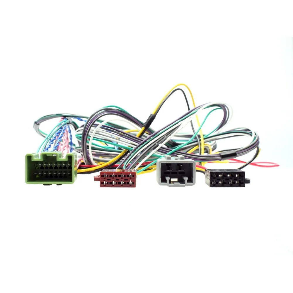 Connects2 CT51-LR01 Land Rover amplifier bypass lead with ISO connectors